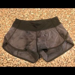 Lulu lemon speed shorts size 2 charcoal spray